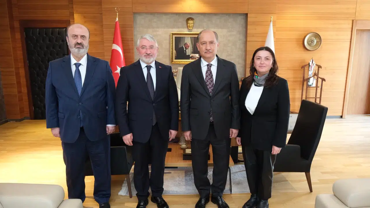 Gündemde Üç Proje Vardı