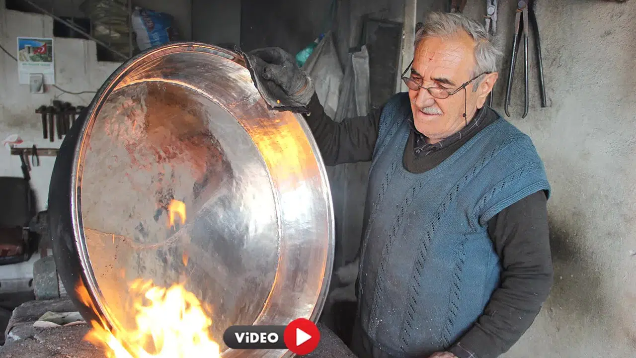 Çırak Bulamayan Usta 63 Yıllık Tezgahını Terk Etmiyor
