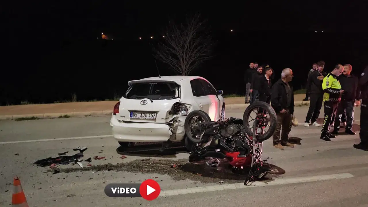 Otomobille Motosiklet Çarpıştı