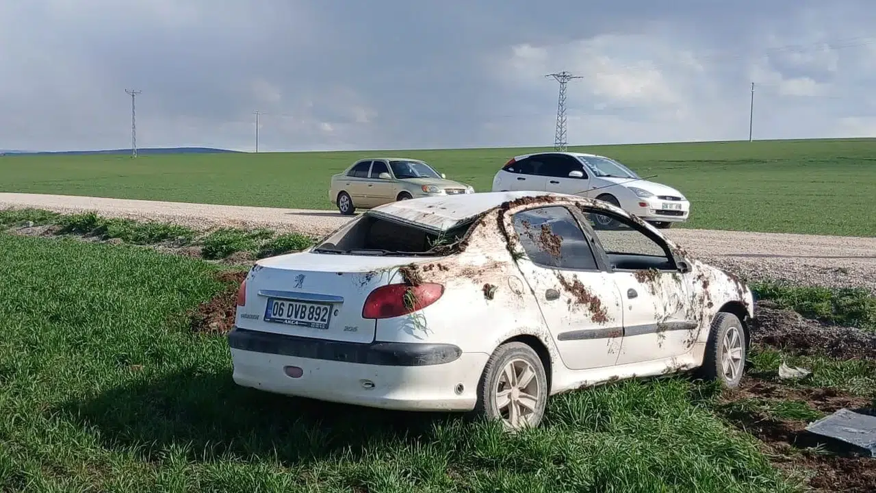 Tarlaya Uçan Araçtan Kendi İmkanlarıyla Çıktı