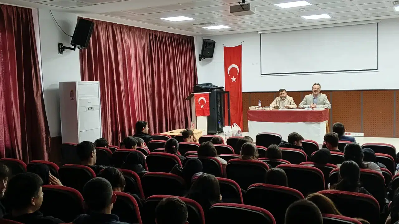 Yazar Öğretmenler Öğrencilerle Buluştu