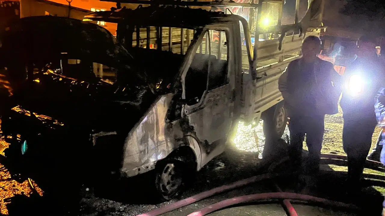 Bir Anda Alev Topu Yükseldi, Küle Döndü