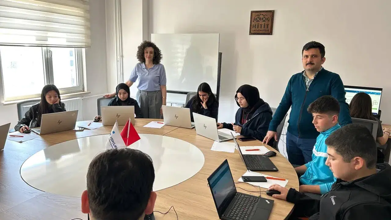 Lise Öğrencilerine Mesleki Yönelim Testi