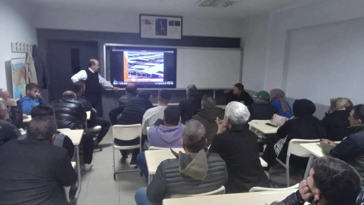 Kursiyerler Modern Hayvancılık Tekniklerini Öğreniyor