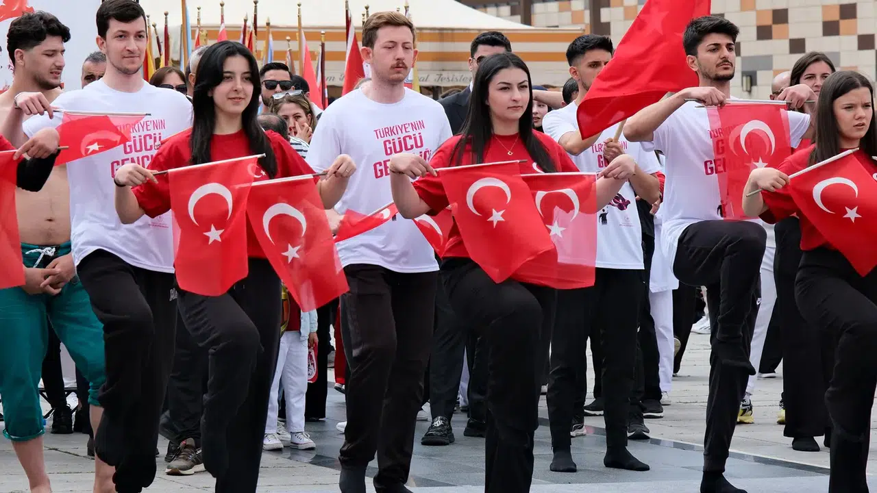 Gençler Doyasıya Eğlendi