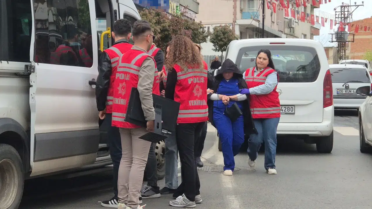 Güzellik Merkezi Maskesiyle Hesapları Boşalttılar