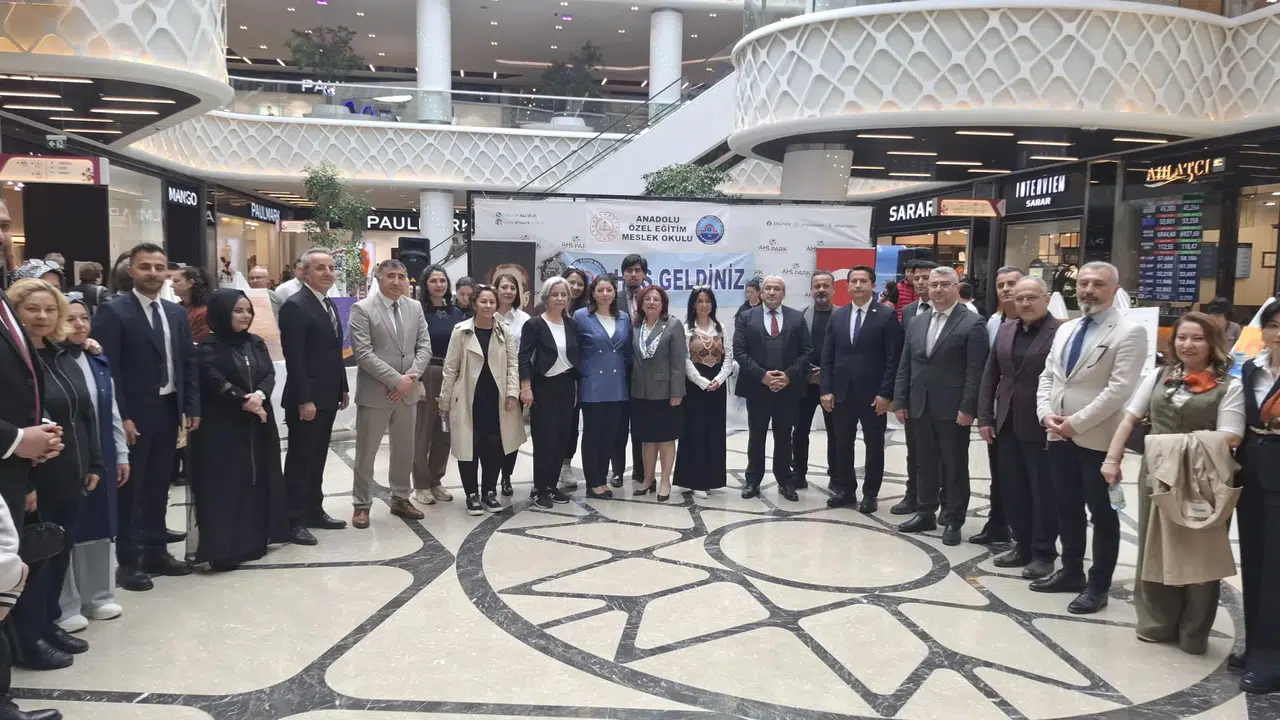Özel Öğrencilerin Sergisi Beğeni Topladı