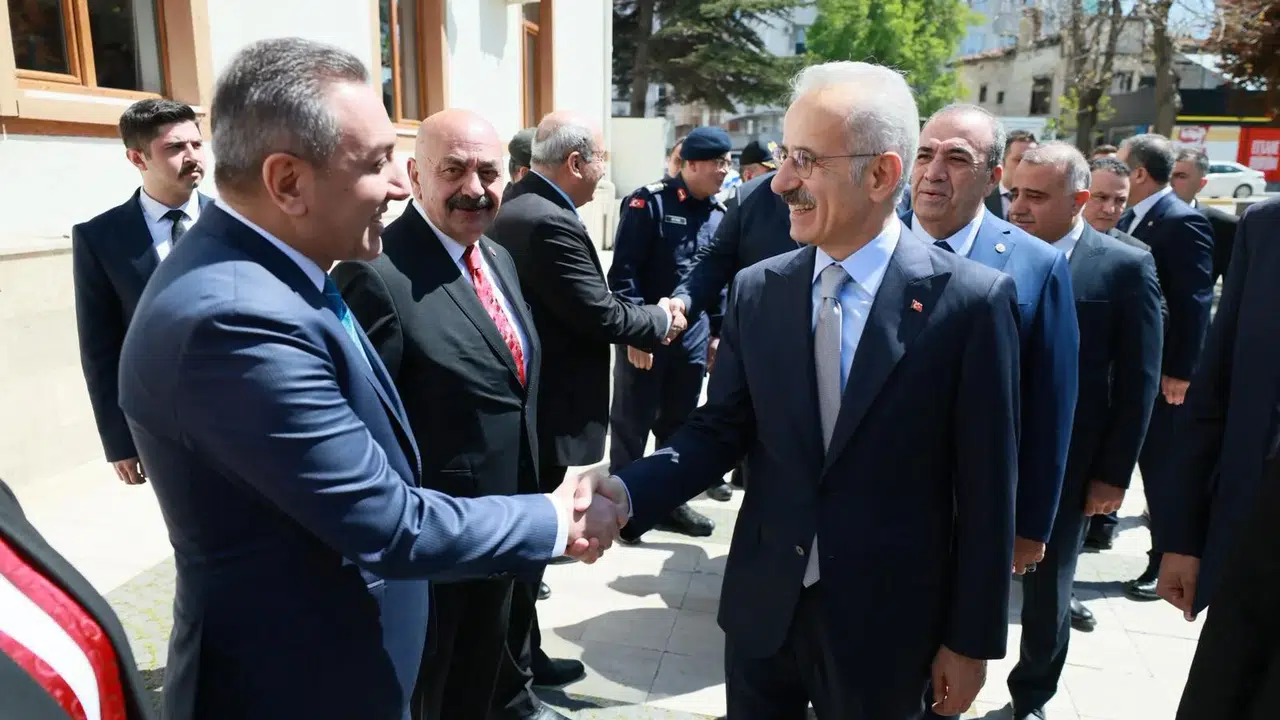 Sungurlu’nun Ulaşım İhtiyaçlarını Bakana İletti