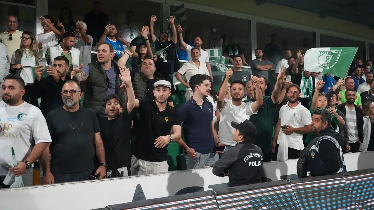 Burak’tan Eski Takıma Ağır Sitem