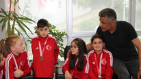 Karate sporcularından Yağlıdere Belediye Başkanı İbaş'a ziyaret
