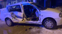 Hasta Taşıyan Ambulans ile Araba Çarpıştı: 8 Yaralı