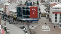 Alaca Belediyesi Dev Türk Bayrağı Astı