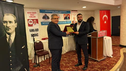 Başkan Ünlü’ye ‘Yılın İlçe Başkanı Ödülü’ Verildi