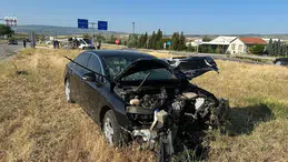 Ticari Araçla Otomobil Birbirine Girdi: 7 Yaralı