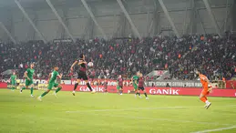 İlk Yarıda Gol Atıyor, İkinci Yarıda Gol Yiyoruz