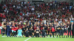 Topu Seviyor, Rakibi Zorluyoruz