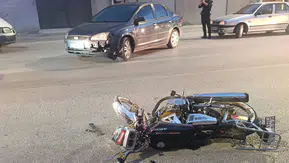 Otomobil ile Motosiklet Çarpıştı