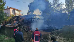 Yanan Samanlık Kullanılamaz Hale Geldi