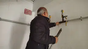 Akıllara Ziyan Hata, Koca Binayı Felç Etti