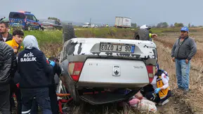 Otomobil Çeltik Tarlasına Uçtu