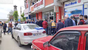 Cadde Ortasında Bıçaklayıp Kaçtı