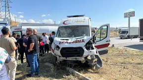 Ambulans ile Cip Çarpıştı