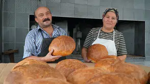 Evinin Alt Katında Açtı, Ekmek Üretiyor