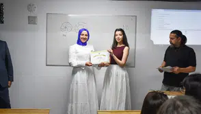 Fotoğrafçılık Kursunun İlk Mezunları Belgelerini Aldı