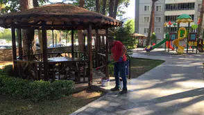 Park ve Yeşil Alanlarda Yaz Bakımı Devam Ediyor