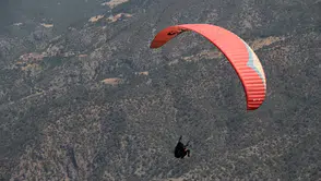Yamaç Paraşütü Festivali Gökyüzünü Renklendirdi
