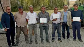 AK Partililer Sahada