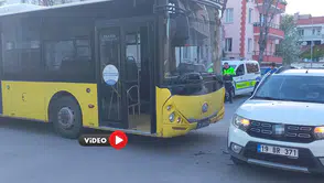 Halk Otobüsü ile Otomobil Çarpıştı