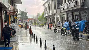 Aniden Bastıran Sağanak Vatandaşı Gafil Avladı