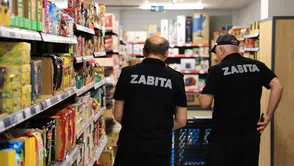 Alaca’da Zabıta Ekiplerinden Marketlere Sıkı Denetim