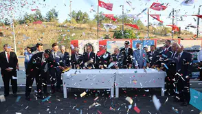 Hem Açılış Hem Temel Atma