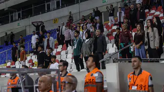 Deplasman Tribününde 20 Taraftar