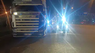 TIR’ın Çarptığı Kadın Hayatını Kaybetti