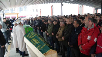 Dere yatağında cenazelerine ulaşılan anne ve oğlu gözyaşları arasında toprağa verildi