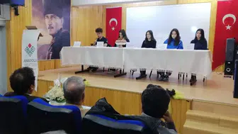 Gençlerin Dilinden Akif