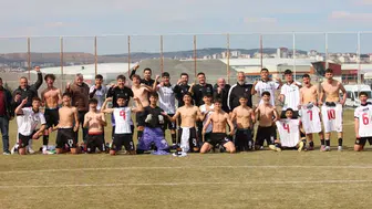 Kırmızı-Siyahlılar Dokuz Kişiyle Finallere Koştu