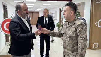 Huzurun Bekçilerine Çiçekli Teşekkür