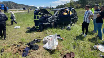 Otomobil Kontrolden Çıktı, Yaralılar Var