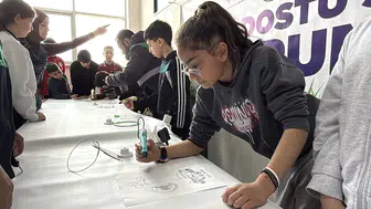 Çöp Plastikler Ellerinde Hayat Buldu