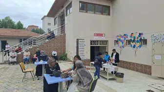 Müftülük Okul Önlerinde Ailelere Destek Oldu