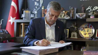 Özgür Özel İstifa Etti, İşte Yeni Partisi