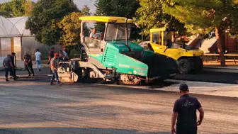 Okul Bahçesine 431 Ton Sıcak Asfalt Serildi