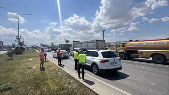 Cip Otomobille Çarpıştı: 5 Yaralı