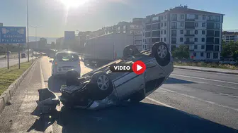 Otomobil Refüje Çıkarak Takla Attı
