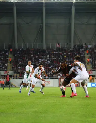 14 maçımızda yalnızca bir kırmızı kart çıktı