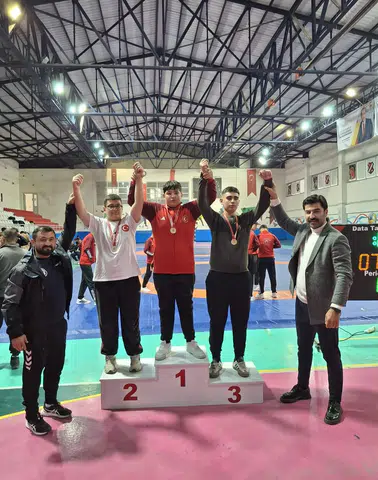 Genç Erkekler Güreş Müsabakaları Sona Erdi